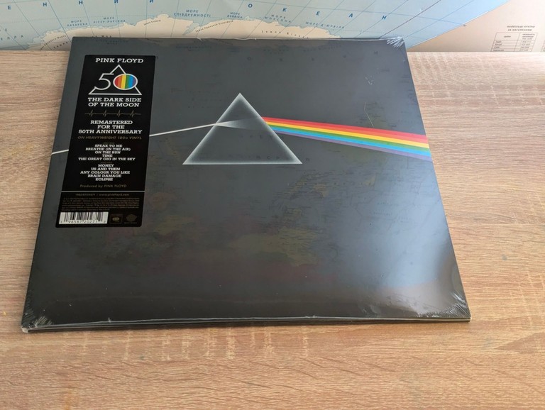 Купить Pink Floyd — The Dark Side Of The Moon (50th Anniversary Remaster) Б/У