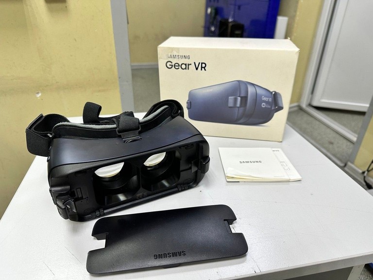Оголошення Samsung gear vr Б/У
