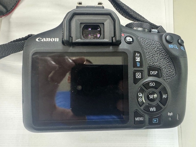 Оголошення Canon EOS 2000D body Б/У