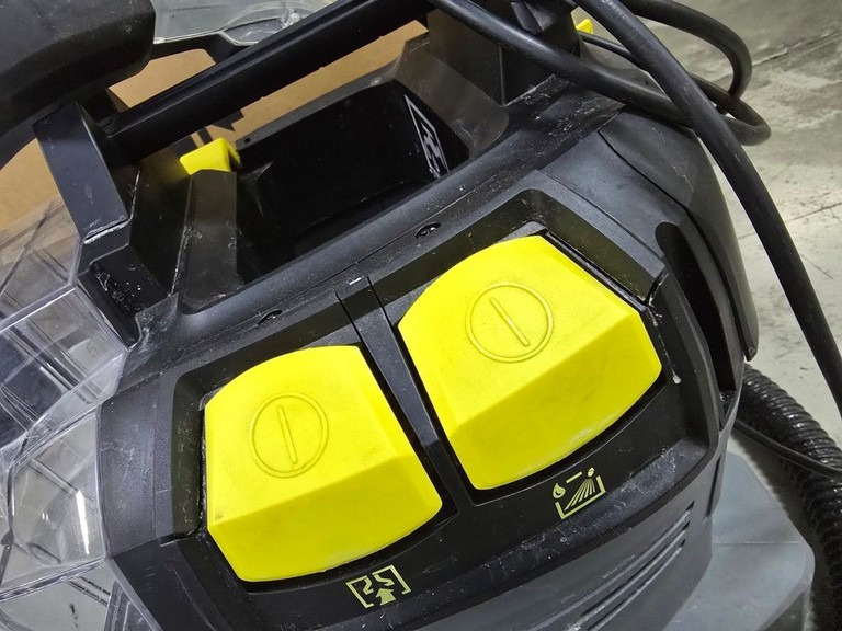 Розпродаж Karcher puzzi 8/1, продавець Техноскарб