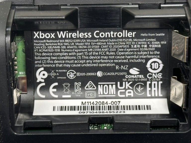 Дешево Microsoft xbox series x s wireless controller з ломбарду