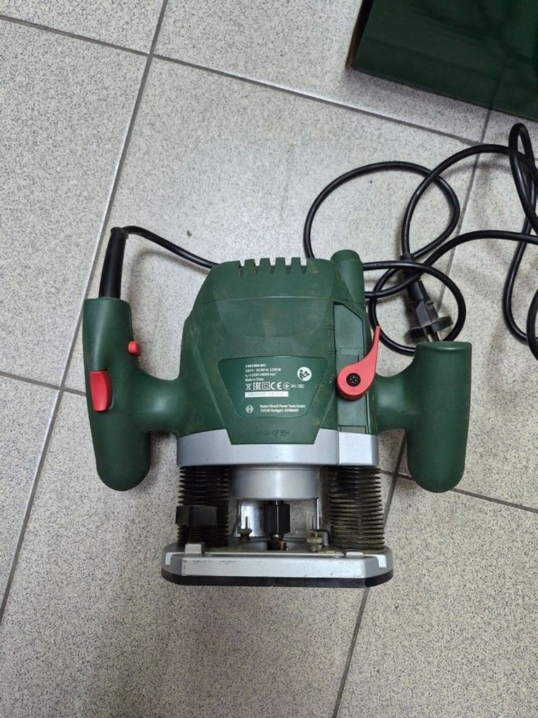 Оголошення Bosch pof 1200 ae Б/У