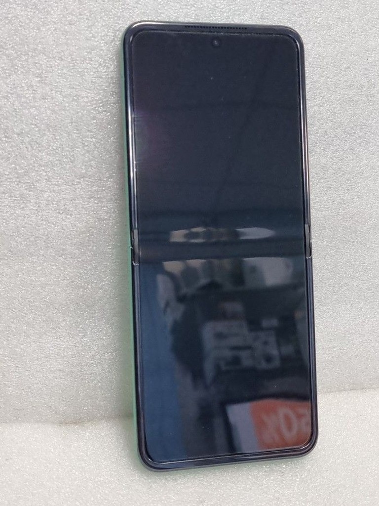 Дешево Motorola Razr 60 8/256GB Gibraltar Sea з ломбарду
