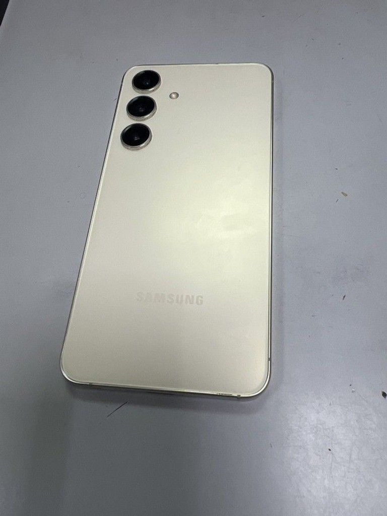 Оголошення Samsung galaxy s24 8/128gb Б/У