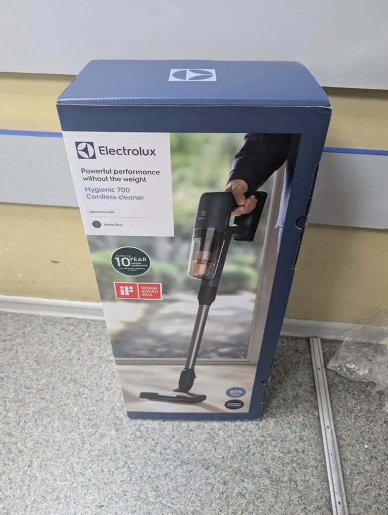 Купити Electrolux EP71B14WET Б/У