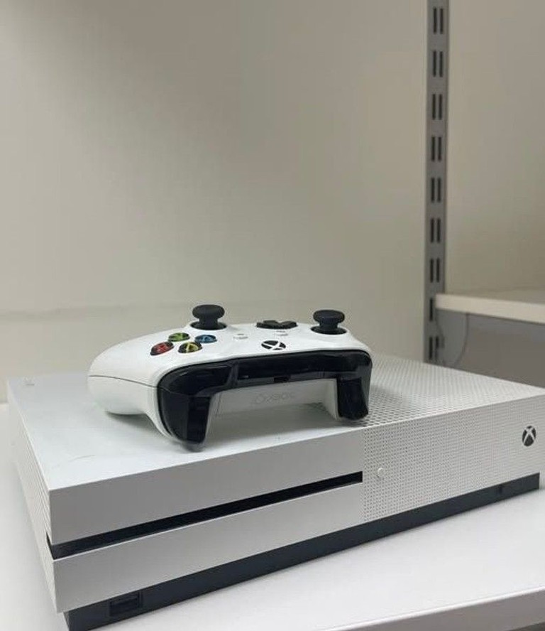 Оголошення Microsoft Xbox One S 1TB Б/У
