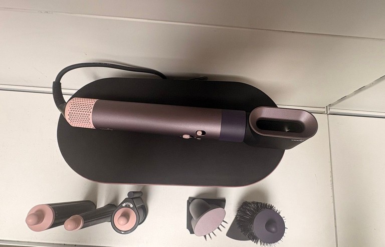 Купити Dyson Airwrap i.d. HS08 Multi-Styler and Dryer Straight to Wavy Ceramic Pink/Rose Gold (601848-01) Б/У