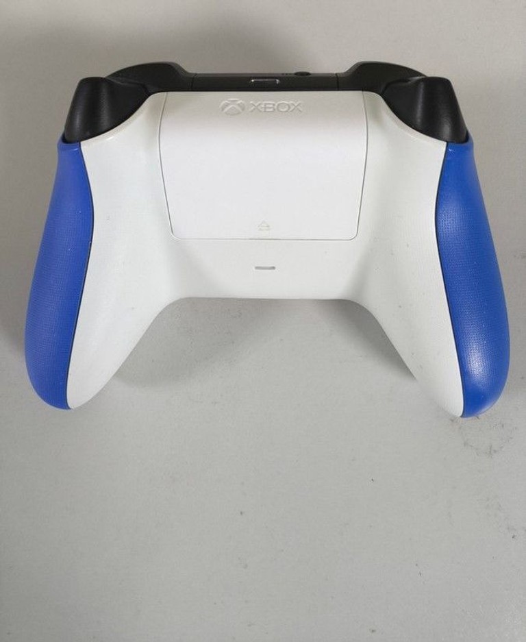 Дешиво Microsoft xbox series x s wireless controller с ломбарда
