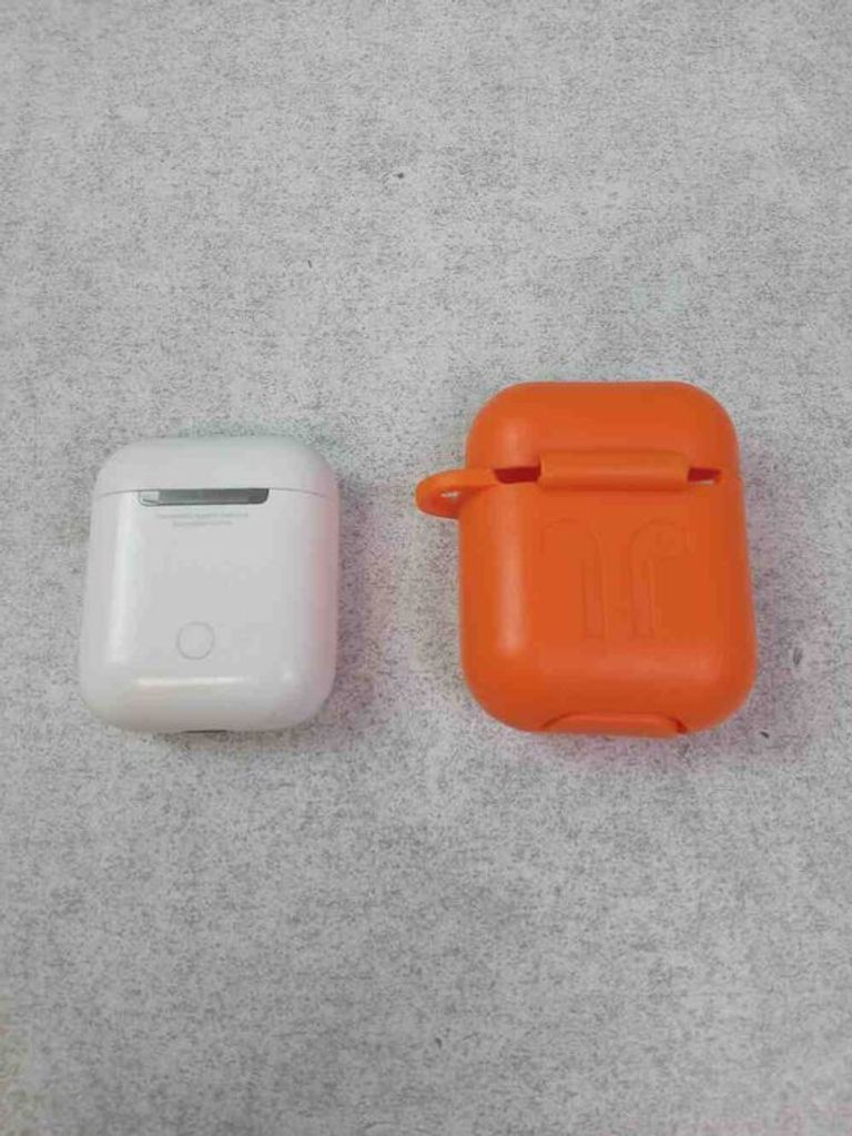 Apple airpods 2 gen a1602.a2032+a2031 2019г. Код:2000003515882. Изображение 4