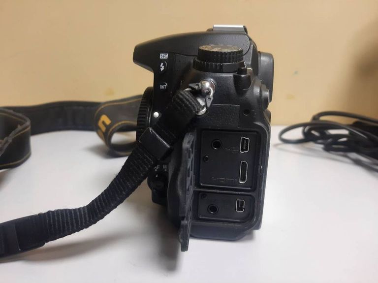 Дешиво Nikon d7000  с ломбарда