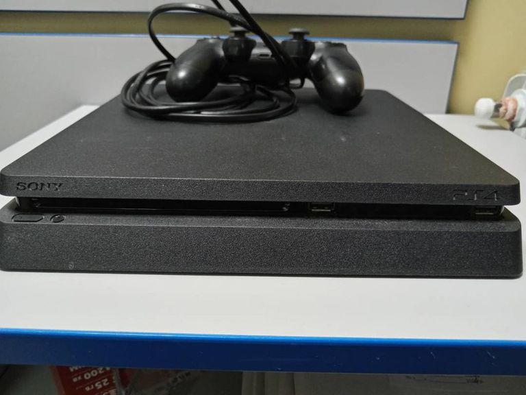 Sony ps 4 slim cuh-2208b 1tb