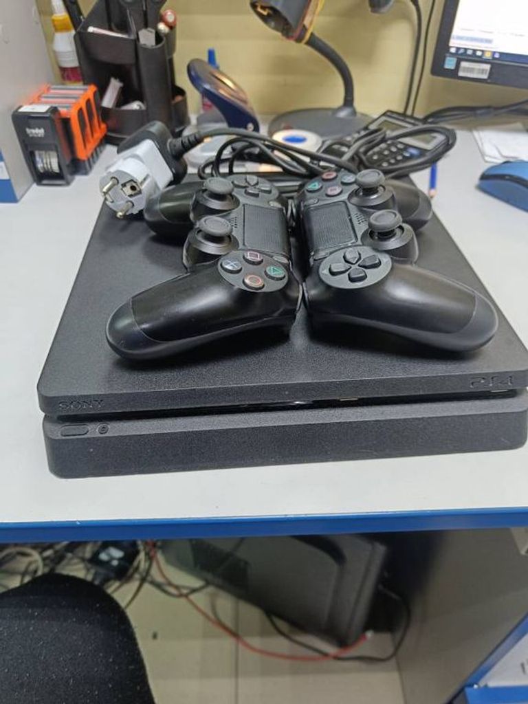 Sony ps 4 slim cuh-2216a 500gb