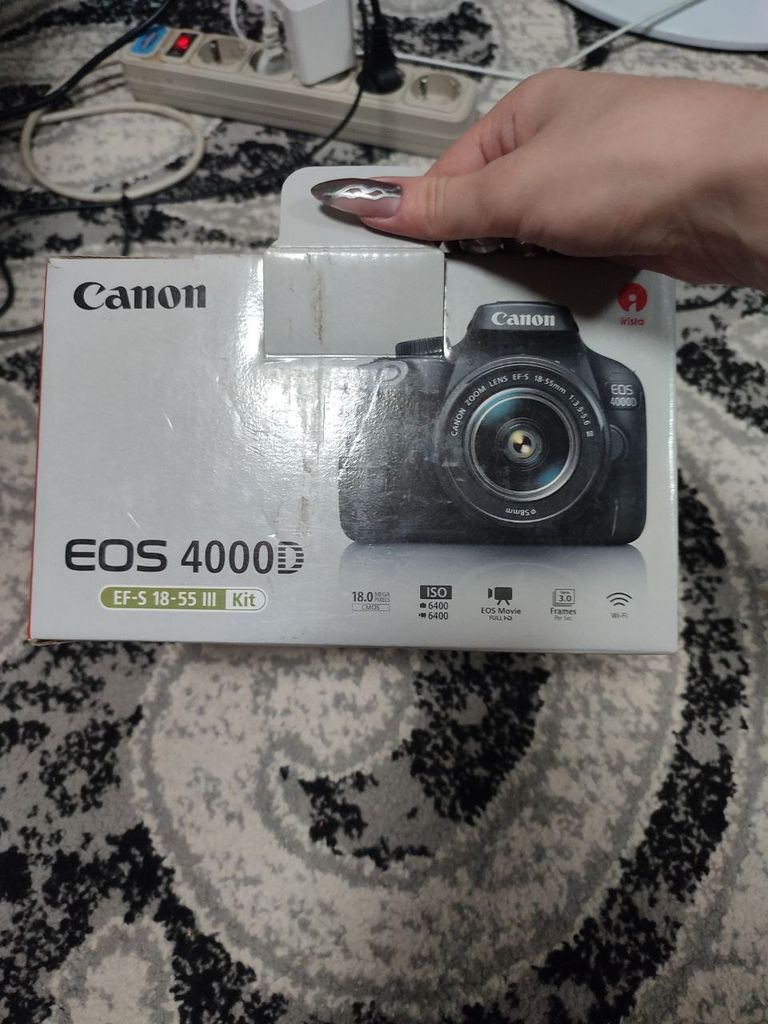 Canon EOS 4000D