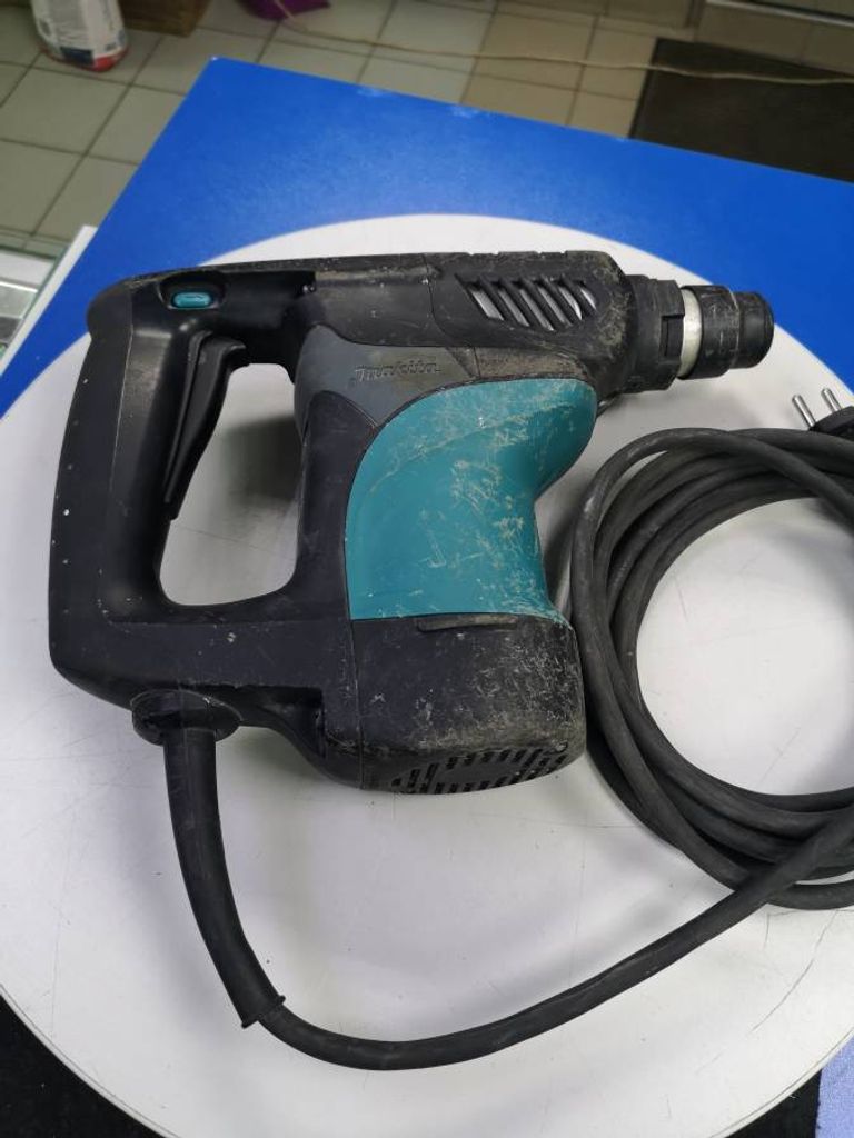 Makita HR2810