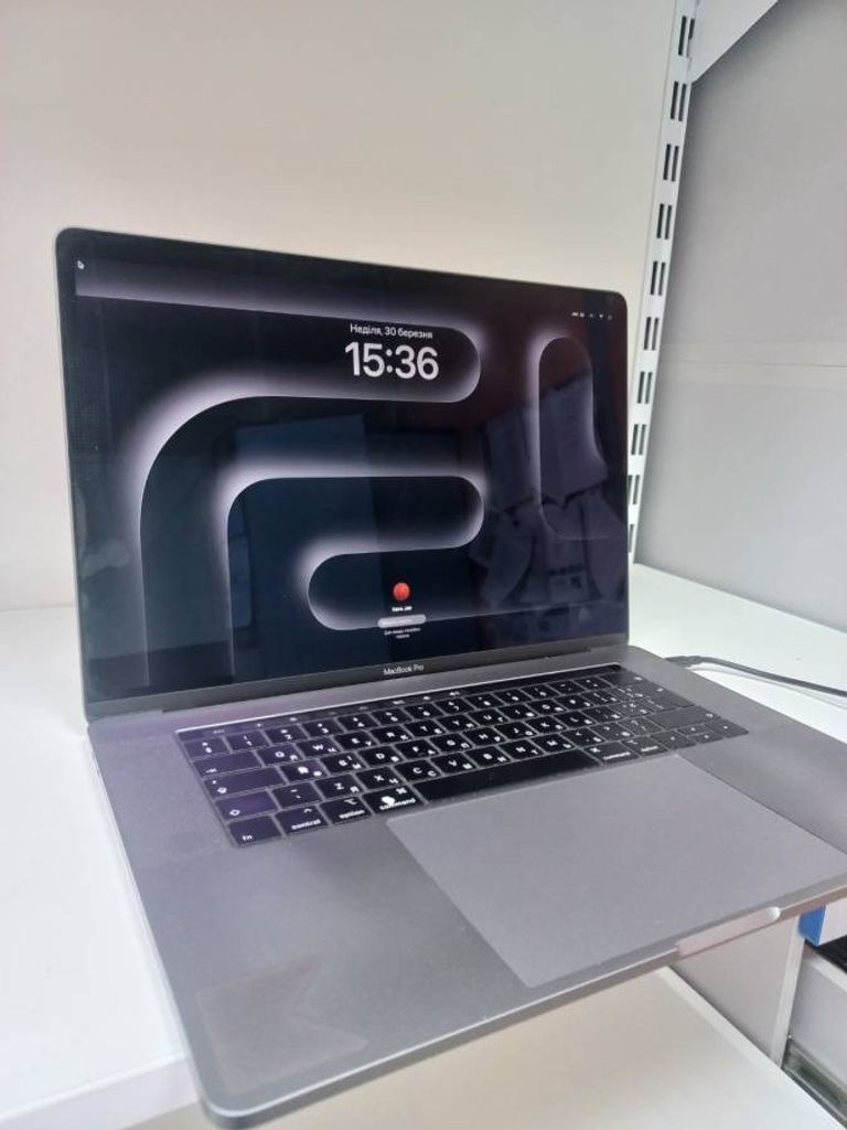 Розпродаж Apple macbook pro a1990 екр 15.4"/ core i7 2,2ghz/ ram16gb/ ssd256gb/ graphics 630, продавець Техноскарб