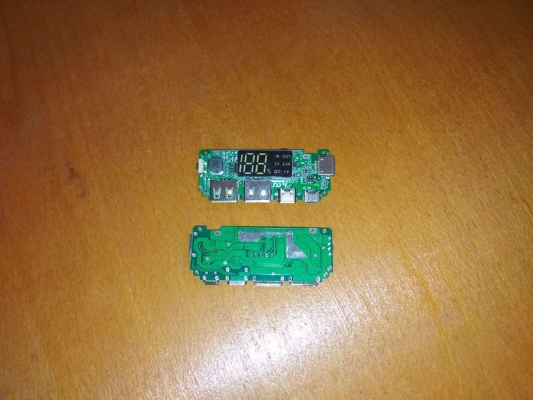 Дешево Module for Power Bank Dual USB 5V 2.4A з ломбарду