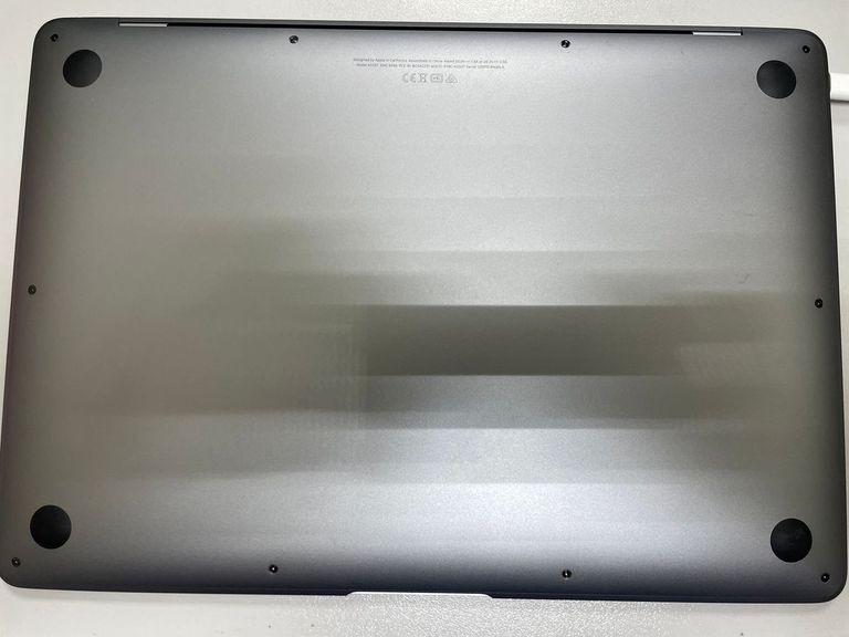 Дешиво Apple Macbook Air a2337/ m1 8-cores/ gpu 8-cores/ ram8gb/ ssd256gb/ retina, truetone с ломбарда