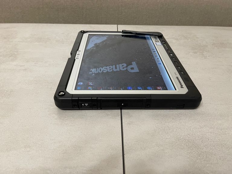 Дешиво Захищений планшет Panasonic Toughbook CF-33, 12", i5-7300U, 16GB, 128GB, 4G LTE с ломбарда