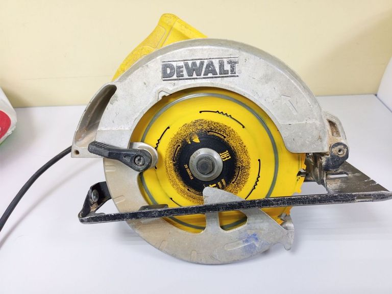 Купити Dewalt DWE560 Б/У