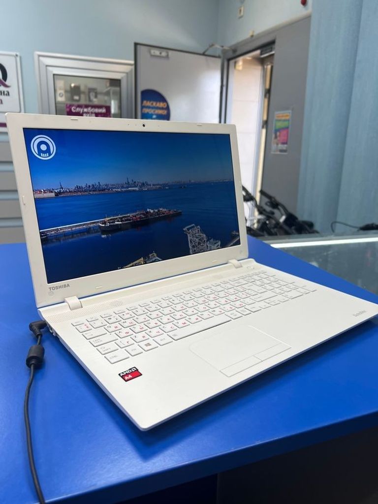 Купити Toshiba 15/amd a4 7210 ddr3/12gb ddr3/ssd 128 gb/*інтегрована Б/У