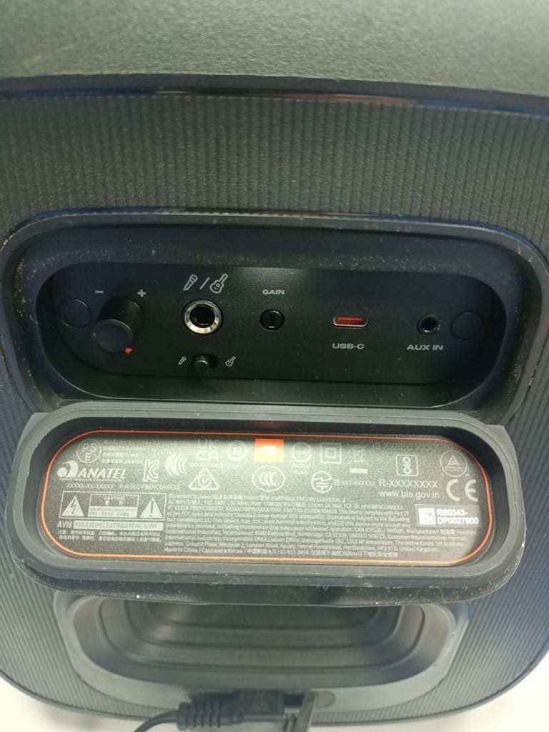 Оголошення Jbl partybox encore essential 2 Б/У