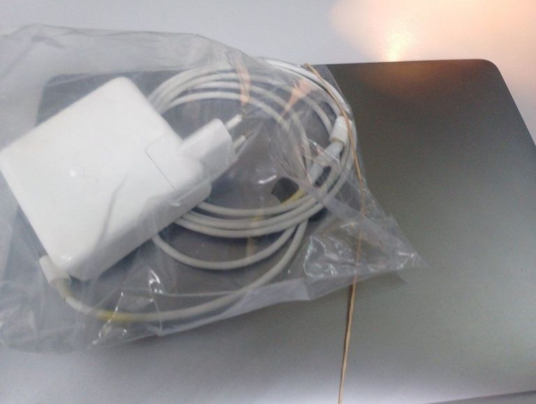 Купити Apple macbook pro/13.3/ core i5 1,4ghz/ ram8gb/ ssd256gb/ iris plus 645/ retina, truetone, touch bar Б/У