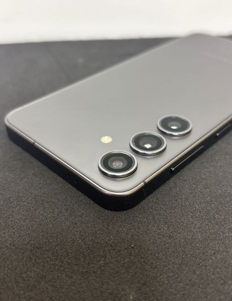 Дешиво Samsung galaxy s24 fe 8/128gb с ломбарда