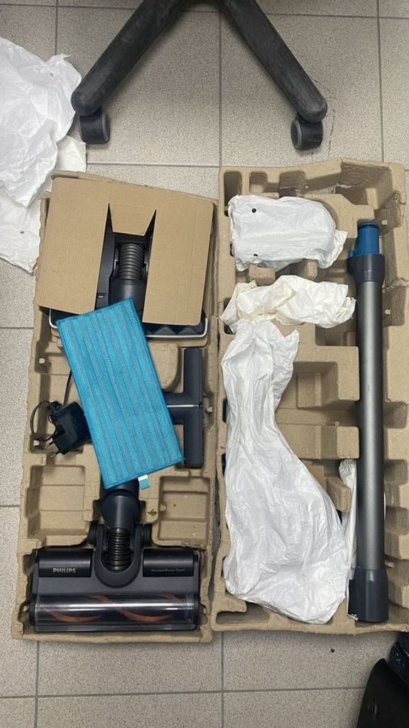 Дешево Philips 8000 Series Aqua Plus XC8057/01 з ломбарду