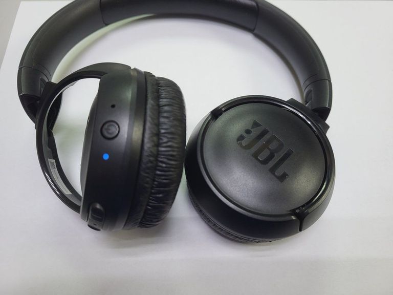 Дешиво Jbl tune 510bt с ломбарда
