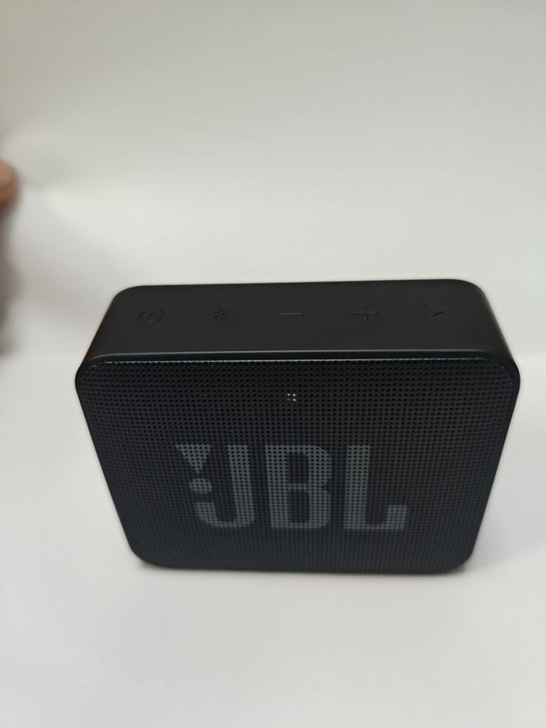 Купить Jbl go essential Б/У