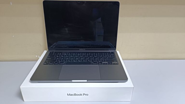 Купити Apple macbook pro a2338 13.3 m2 10-gpu/ ram8gb / ssd256gb/ retina/ touchbar Б/У