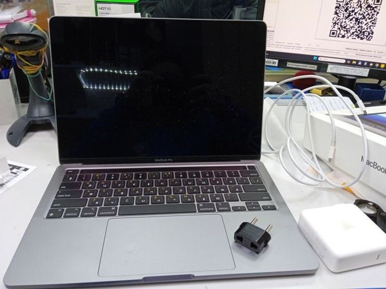 Купити Apple a2338 macbook pro 13,3" m1 8-gpu/ ram8gb/ ssd256gb/ retina, truetone, touch bar Б/У