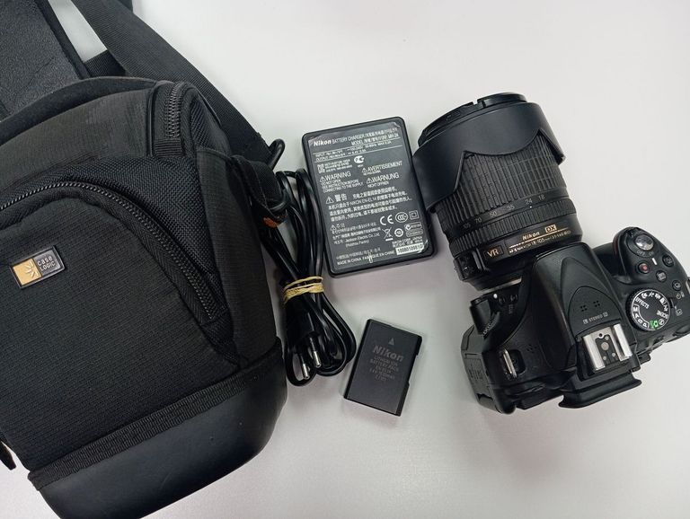 Купити Nikon d5200 kit af-s nikkor 18-105mm 1:3.5-5.6g ed Б/У