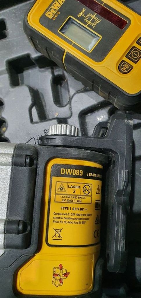 Дешиво Dewalt DW089K с ломбарда