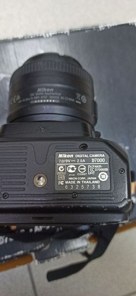 Дешиво Nikon d7000 nikon nikkor af-s 35mm f/1.8g dx с ломбарда