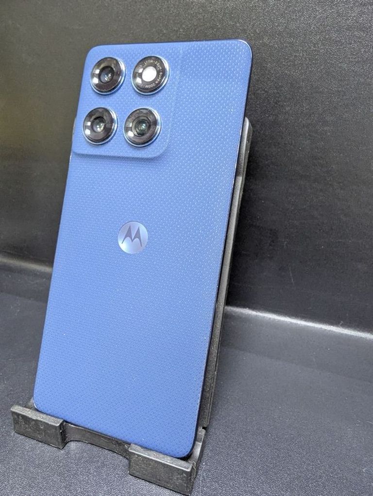 Купити Motorola Moto Edge 60 12/256GB Gibraltar Sea (PB7H0031) Б/У