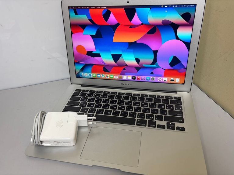Купити Apple macbook air 2015 a1466 13,3" core i5 1,6ghz/ram8gb/ssd128gb/intel hd graphics 6000 Б/У
