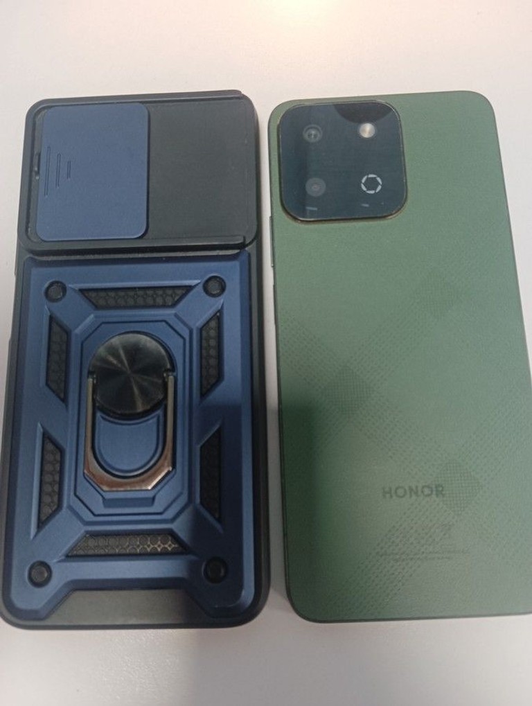 Дешиво Honor 200 Smart 4/256GB Forest Green с ломбарда