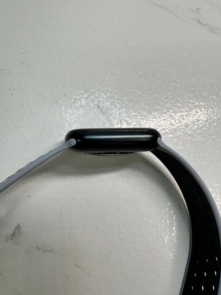 Apple watch se 2 gps 44mm aluminium case Код:01-200939233. Изображение 11