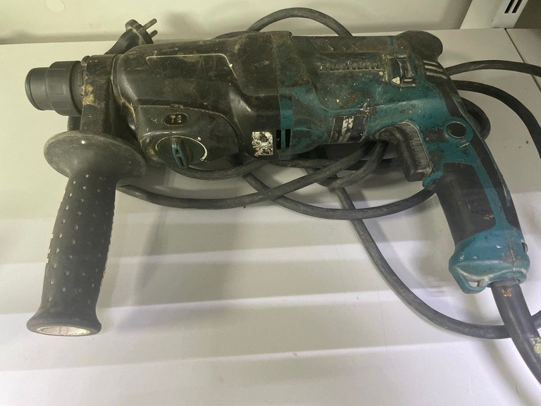 Купити Makita HR2610 Б/У
