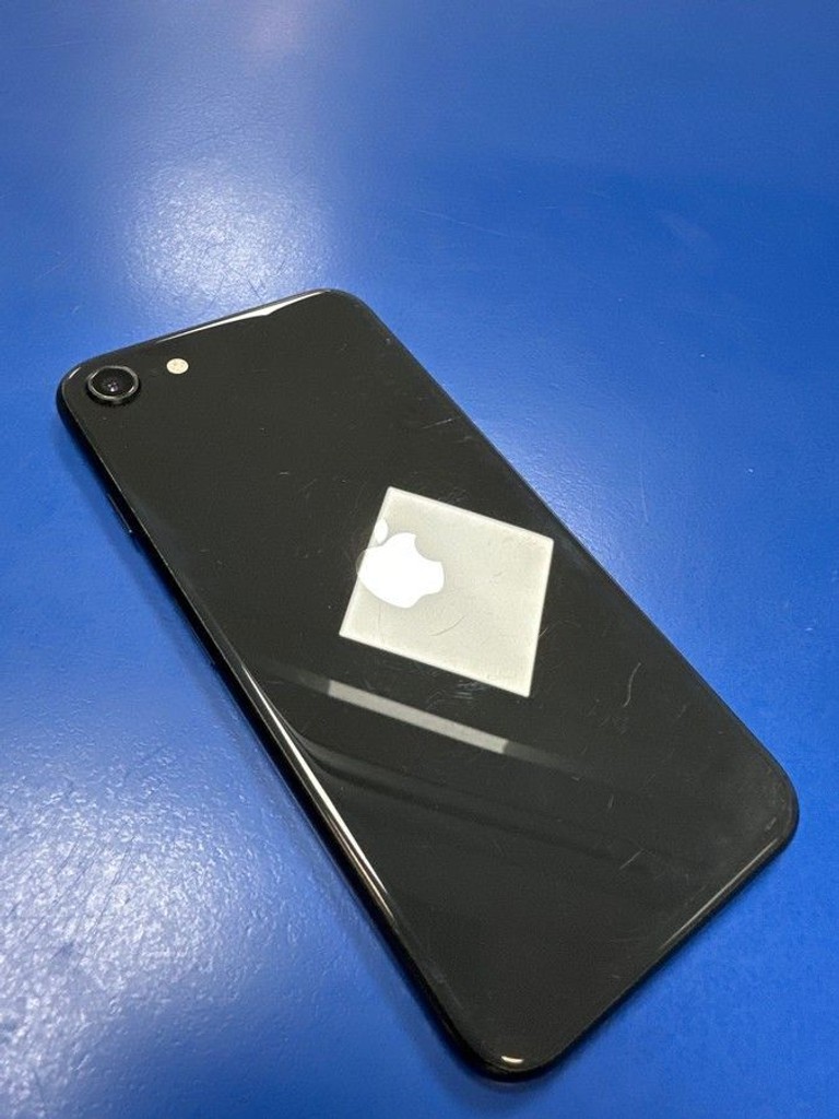 Дешиво Apple iPhone SE 2020 64GB Black Slim Box (MHGP3) с ломбарда