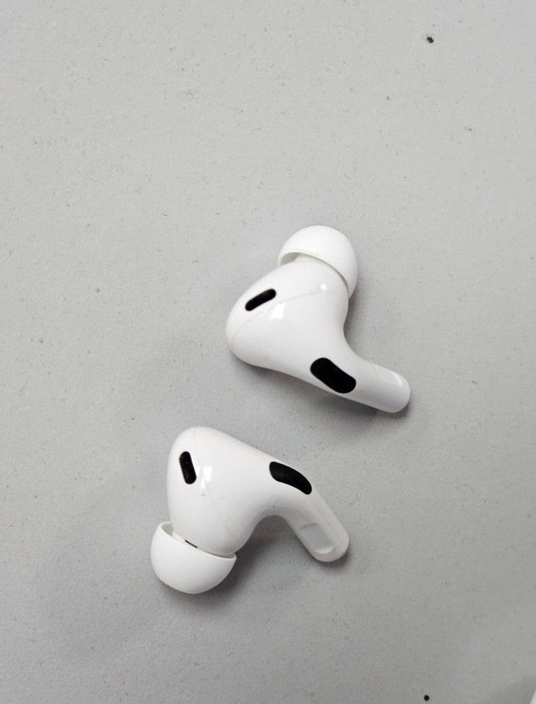 Оголошення Apple airpods pro 2nd generation with magsafe charging case usb-c Б/У