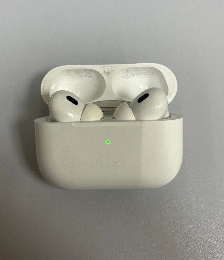 Оголошення Apple airpods pro 2nd generation with magsafe charging case usb-c Б/У