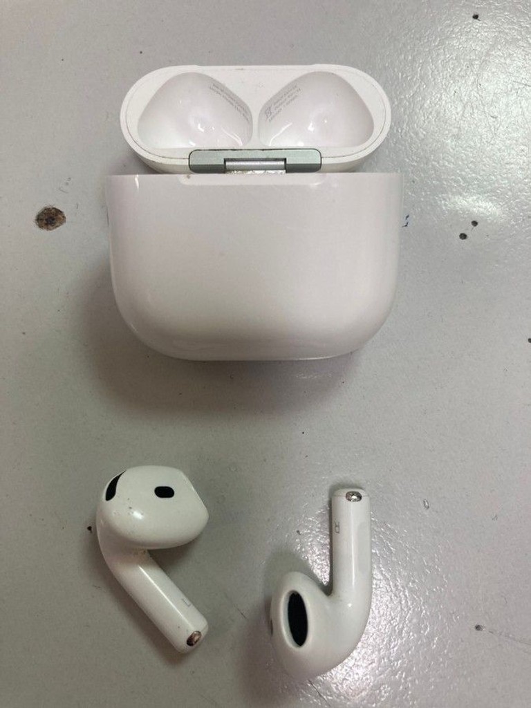 Оголошення Apple airpods 4 Б/У