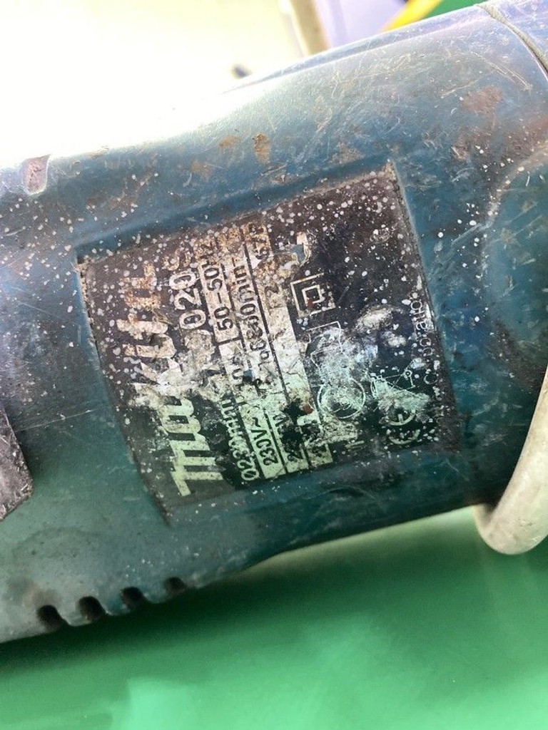Оголошення Makita ga9020s Б/У