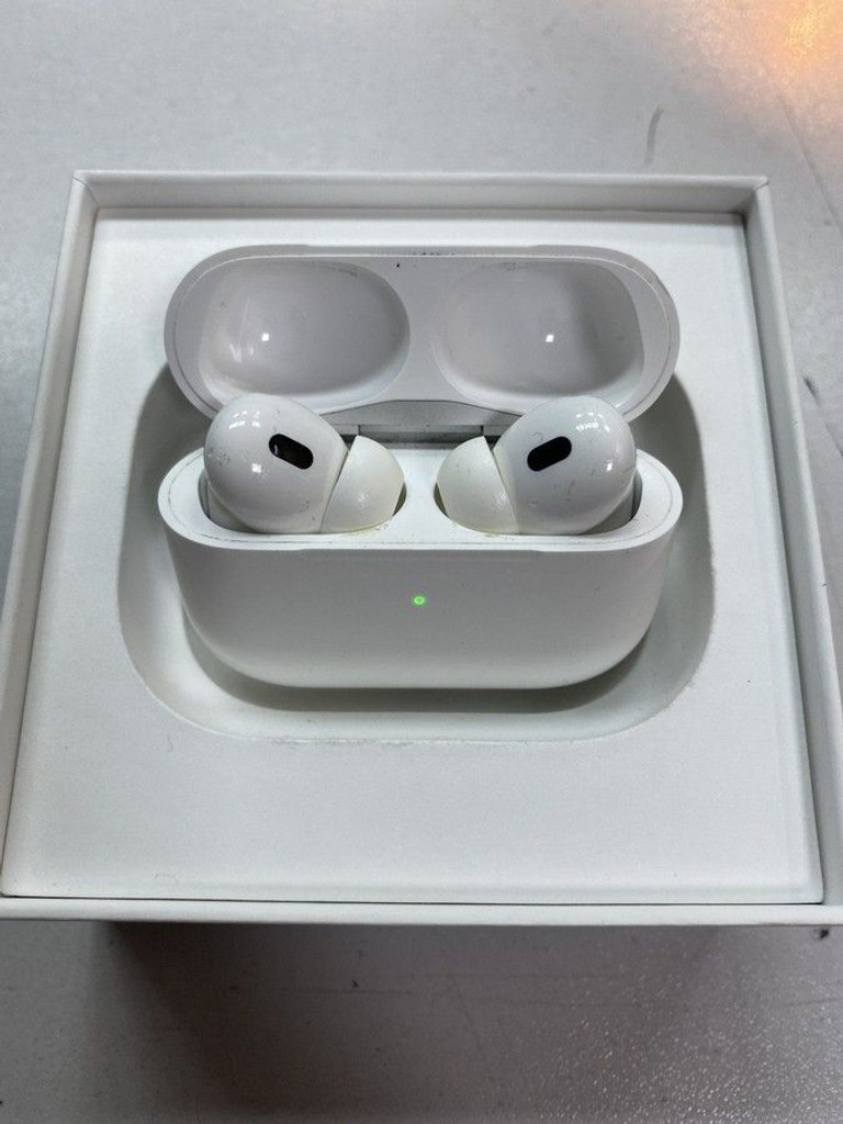 Дешево Apple airpods pro 2nd generation with magsafe charging case usb-c з ломбарду