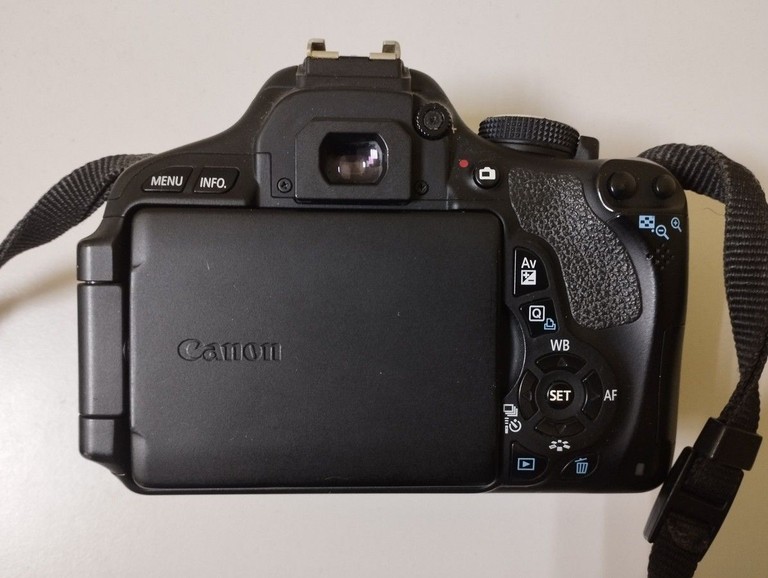 Дешево Canon EOS 600D body з ломбарду
