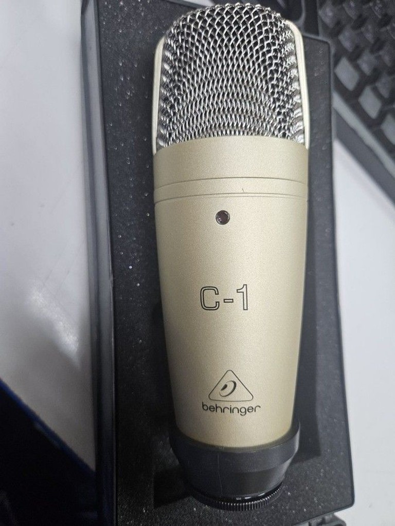 Купити Behringer C1 Б/У