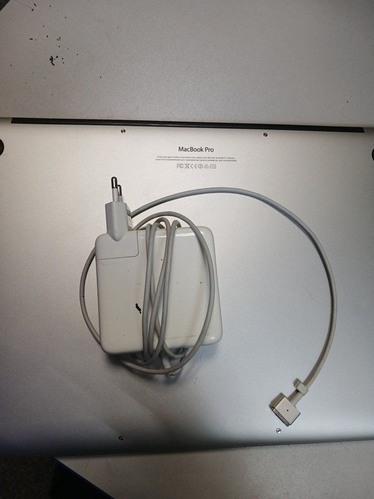 Дешево Apple macbook pro a1398 15,4" core i7 2.2ghz/ram 16gb/ssd256gb/intel iris pro з ломбарду