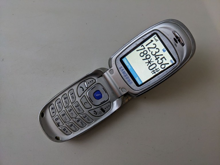 Оголошення Samsung e300 Б/У